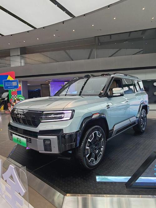 重庆254比亚迪方程豹硬派越野的爆款，英菲尼迪35周年与你共成长